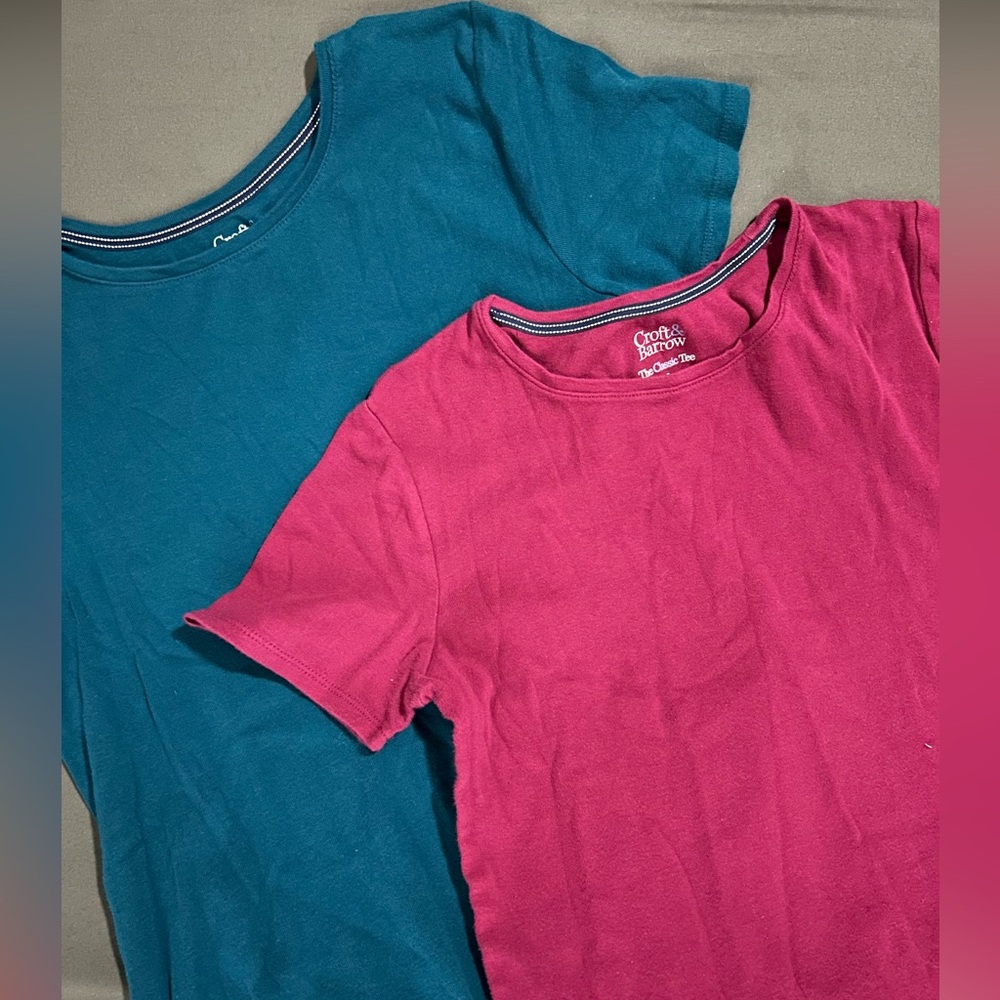 croft & barrow Women’s Short Sleeve Tees - Teal & Fuchsia. The Classic Tee Small